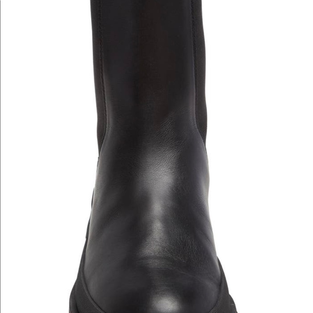 Moncler Coralyne Boots - Size 35.5 (Like New) - Picture 4 of 6